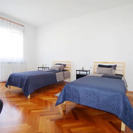 Aurelia Apartman